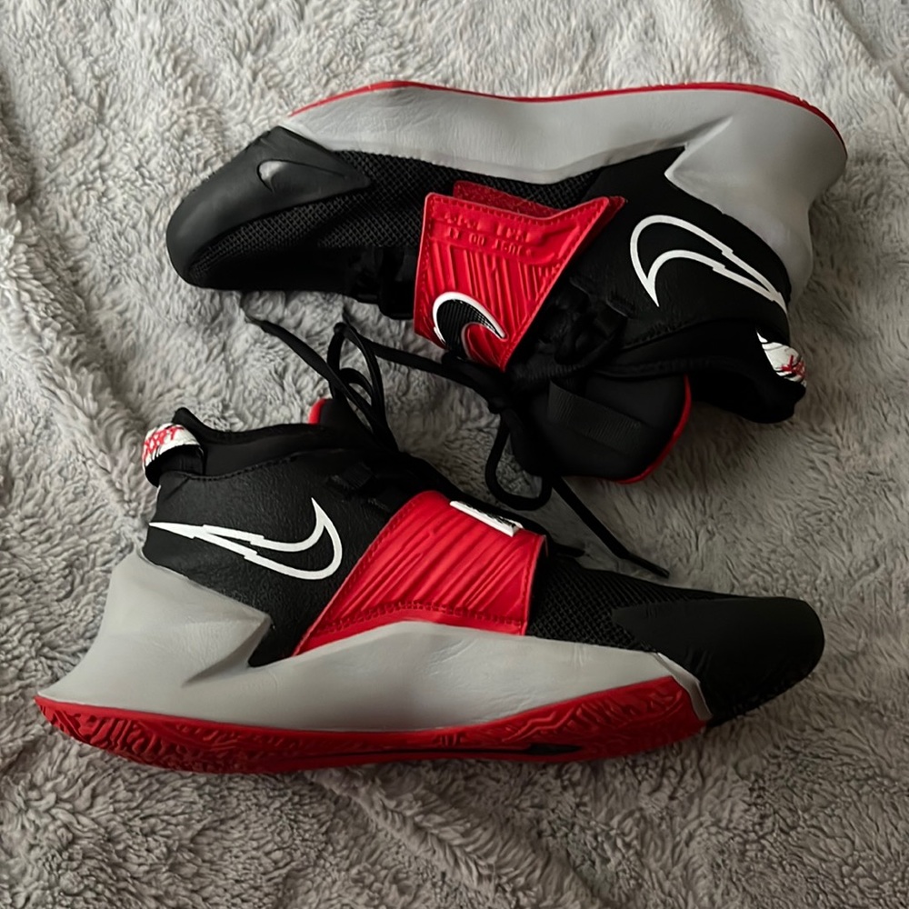 Youth nike basketball shoes